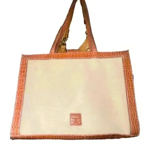 $10.00 💕 LIZ CLAIBORNE TOTE. No flaws ! Perfect condition - Picture 1 of 5